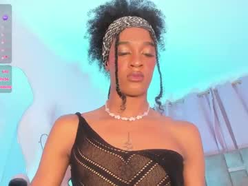 mia_royal