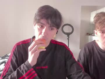 stralght_twinks