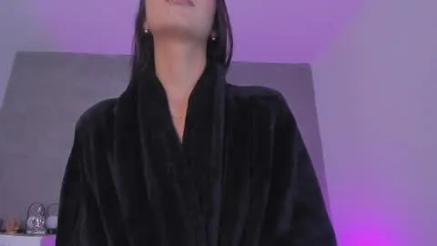 Live thumbnail for aisha_h