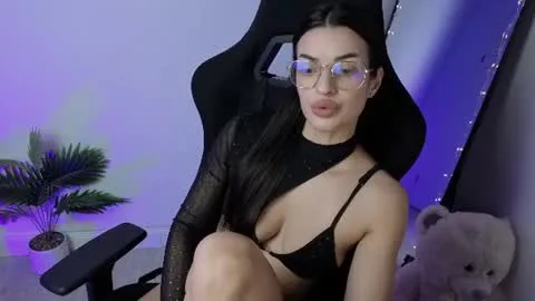 Live thumbnail for alessyaaa