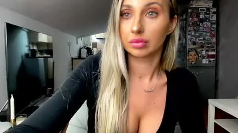 Live thumbnail for amyroberta92