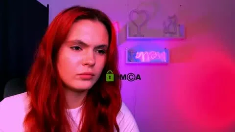 Live thumbnail for ariabloomm
