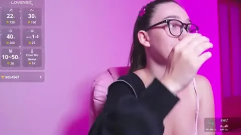 Live thumbnail for arianahot777