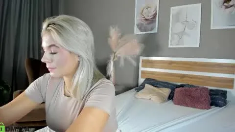 Live thumbnail for ariellafae