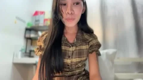 Live thumbnail for asian_aki