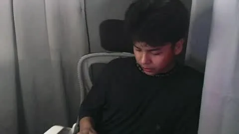 Live thumbnail for asianhunk_elmo