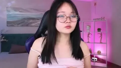 Live thumbnail for asianpaw8