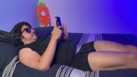 Live thumbnail for benny_naked
