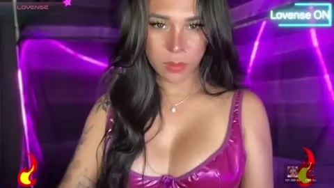 Live thumbnail for bigcockamanda23