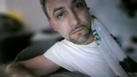Live thumbnail for bigdaddeo69