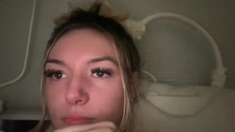 Live thumbnail for bluntbbybunny