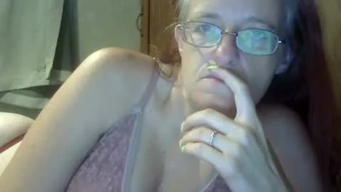 Live thumbnail for carleeswoman08