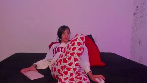 Live thumbnail for chloeaddamss