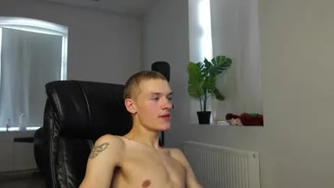 Live thumbnail for chris_holt