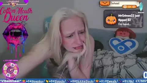 Live thumbnail for cottonmoufqueen