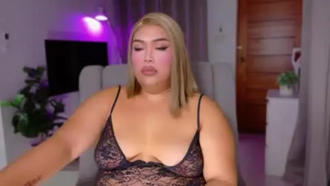 Live thumbnail for curvybabex