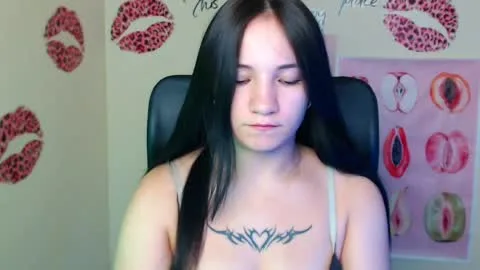 Live thumbnail for cutielady_