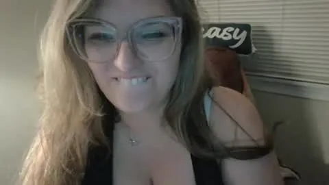 Live thumbnail for daddies_princesss