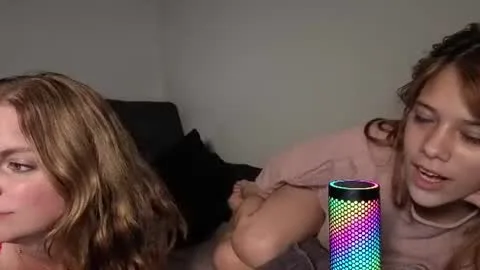 Live thumbnail for daniela_dani