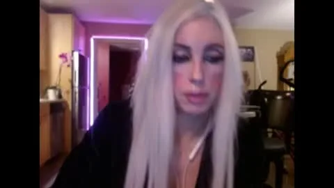 Live thumbnail for danikawhite69
