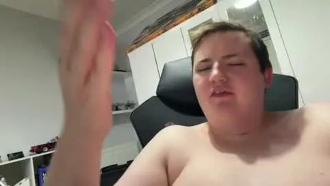 Live thumbnail for dylanexposinglol