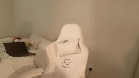 Live thumbnail for elisparadisex