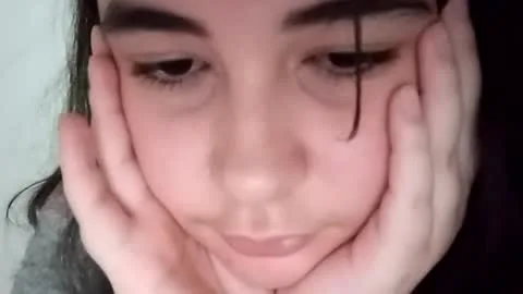 Live thumbnail for ellielee1