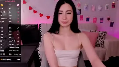 Live thumbnail for emimimi_