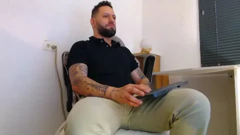 esteban7984068 live act