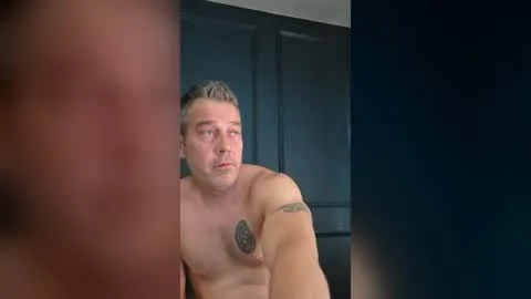 Live thumbnail for fitdaddylove