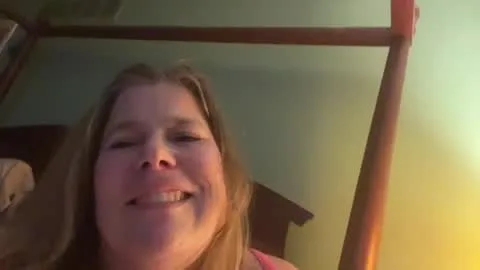 Live thumbnail for hornysamantha1