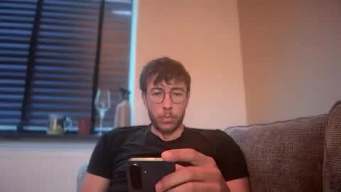 Live thumbnail for hornyslutje