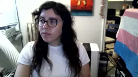 Live thumbnail for idkjustagirl