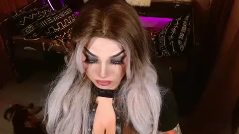 Live thumbnail for imurwildtruequeen