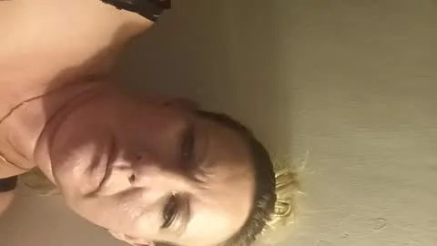 Live thumbnail for isabelle_cora