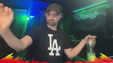 Live thumbnail for juniorgong79