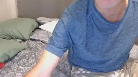 Live thumbnail for justasexyguyforu