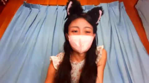 Live thumbnail for kiki_small_tits
