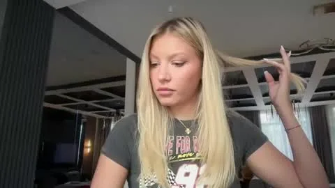 Live thumbnail for killer__tits