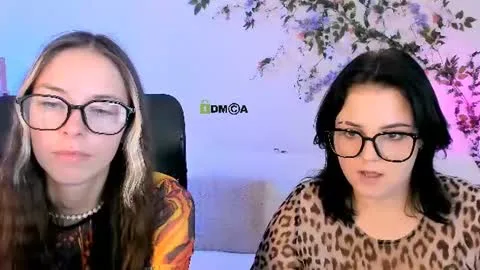 Live thumbnail for kimi_kisss