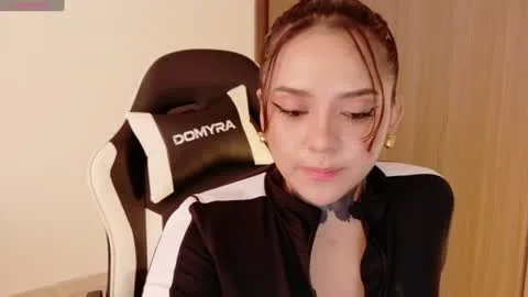 Live thumbnail for kimmi_kim