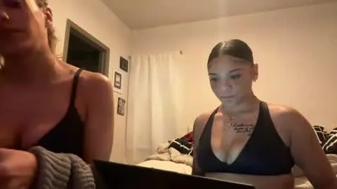 Live thumbnail for lesbianbaddies