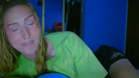 Live thumbnail for lexiibbie