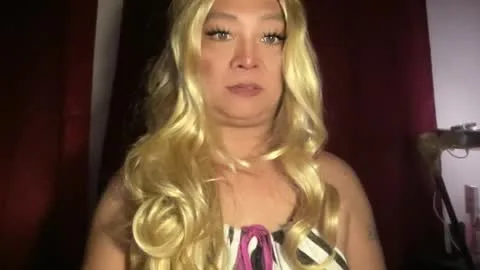 Live thumbnail for linkingqueens69