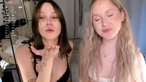Live thumbnail for lisaluve
