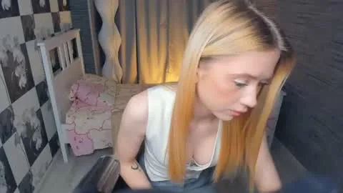 Live thumbnail for loya_moss