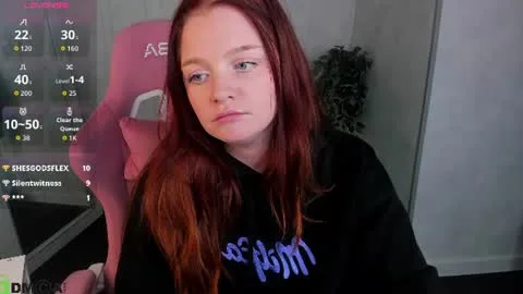 Live thumbnail for luccy_mullinss