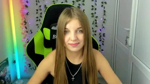 Live thumbnail for lunnaelara