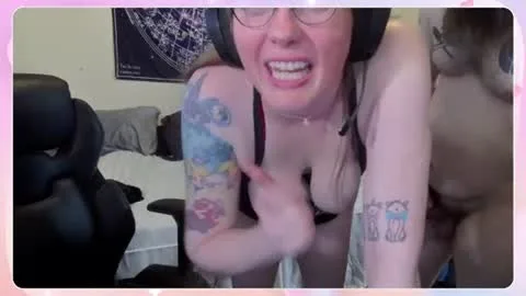 Live thumbnail for madame_mare