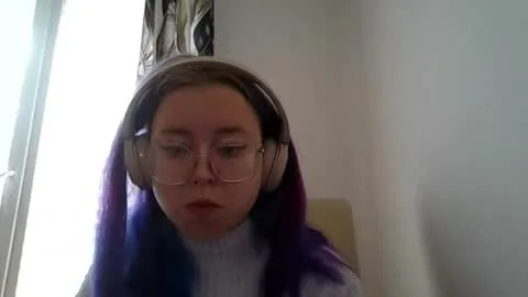 Live thumbnail for maddiesexygirl